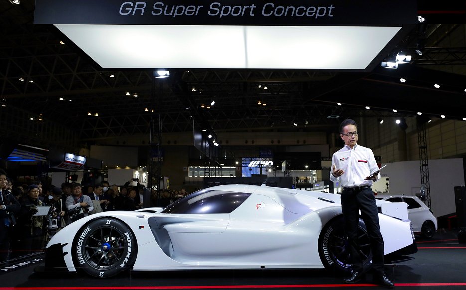 「GR Super Sport Concept」は2.4V6直噴ツインターボ付きエンジンにトヨタのレース向けHVシステムを搭載している（ブルームバーグ）