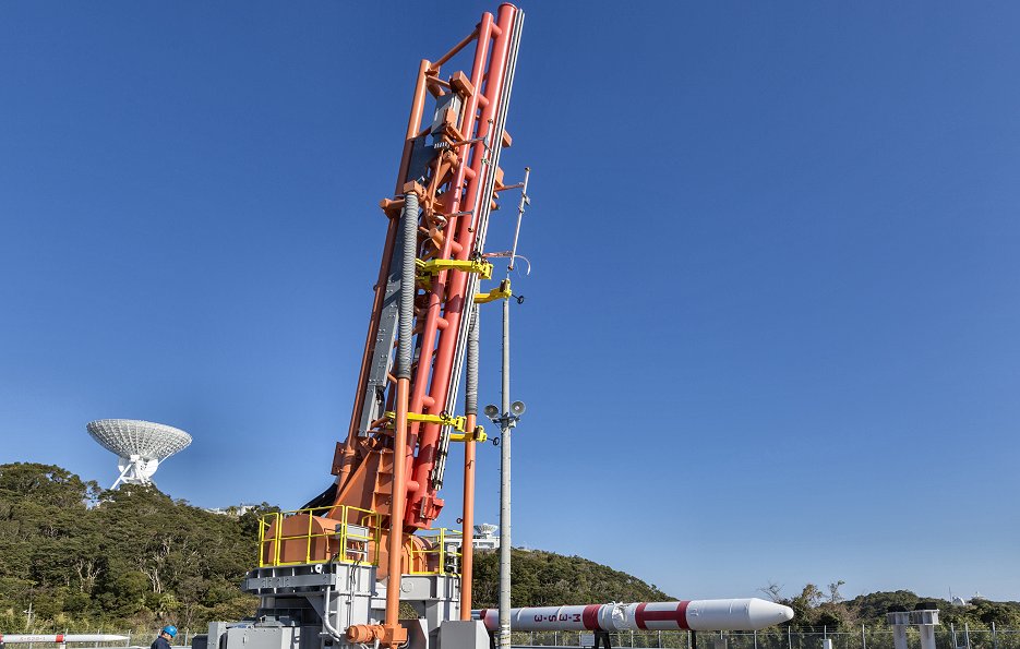SS-520 5号機を打ち上げる新型ランチャー（17年12月、内之浦宇宙空間観測所KS台地＝JAXA提供）