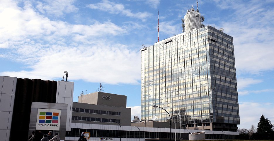 NHK放送センター（東京・渋谷区＝時事）