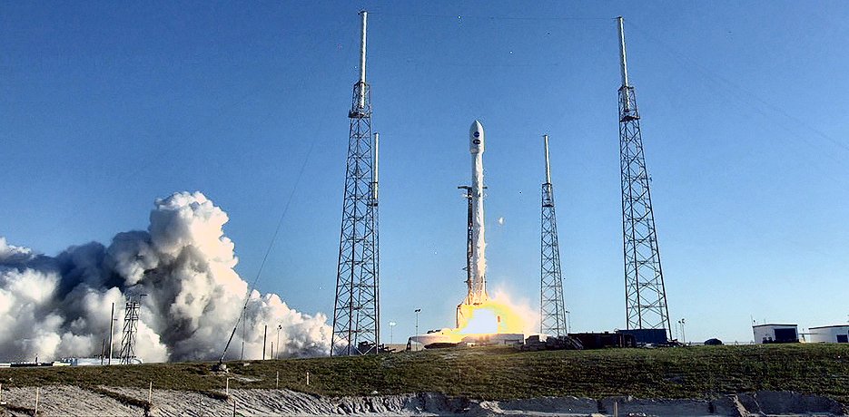 ケープカナベラル空軍基地からSpaceXのFalcon 9ロケットで打ち上げられたNASAの惑星探査衛星「TESS」（18日、フロリダ州＝NASA Television）